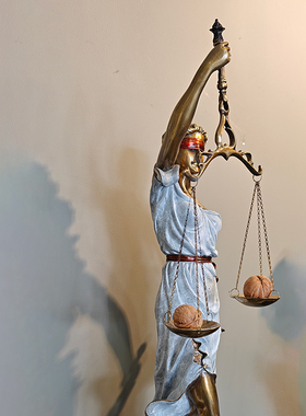 纯黄铜彩绘司法正义女神摆件