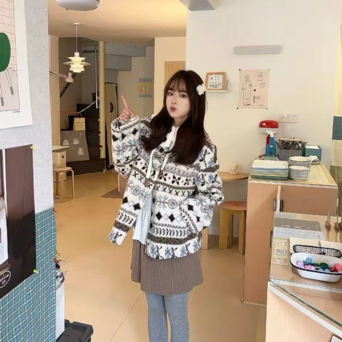 费尔岛羊羔毛连帽外套女2025冬季新款宽松加厚皮毛一体毛绒绒上衣 - 图2