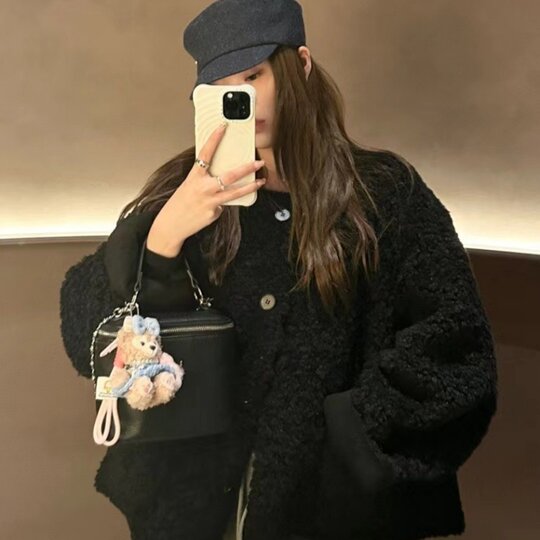 Lazy style eco-friendly lamb wool coat for women autumn and winter short style