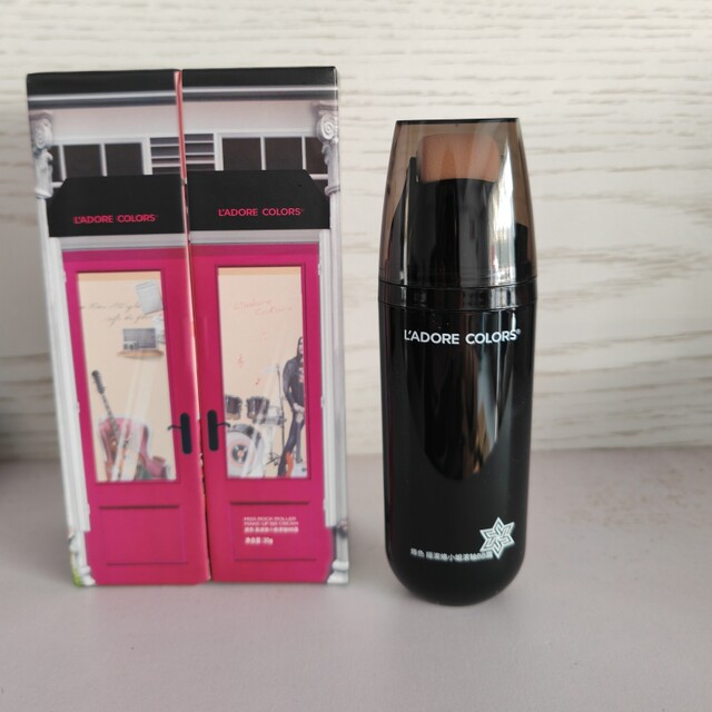 ເຄື່ອງແຕ່ງຫນ້າຍີ່ຫໍ້ Rock branded lady roller BB cream air cushion natural concealer moisturizing whitening roller cc liquid foundation
