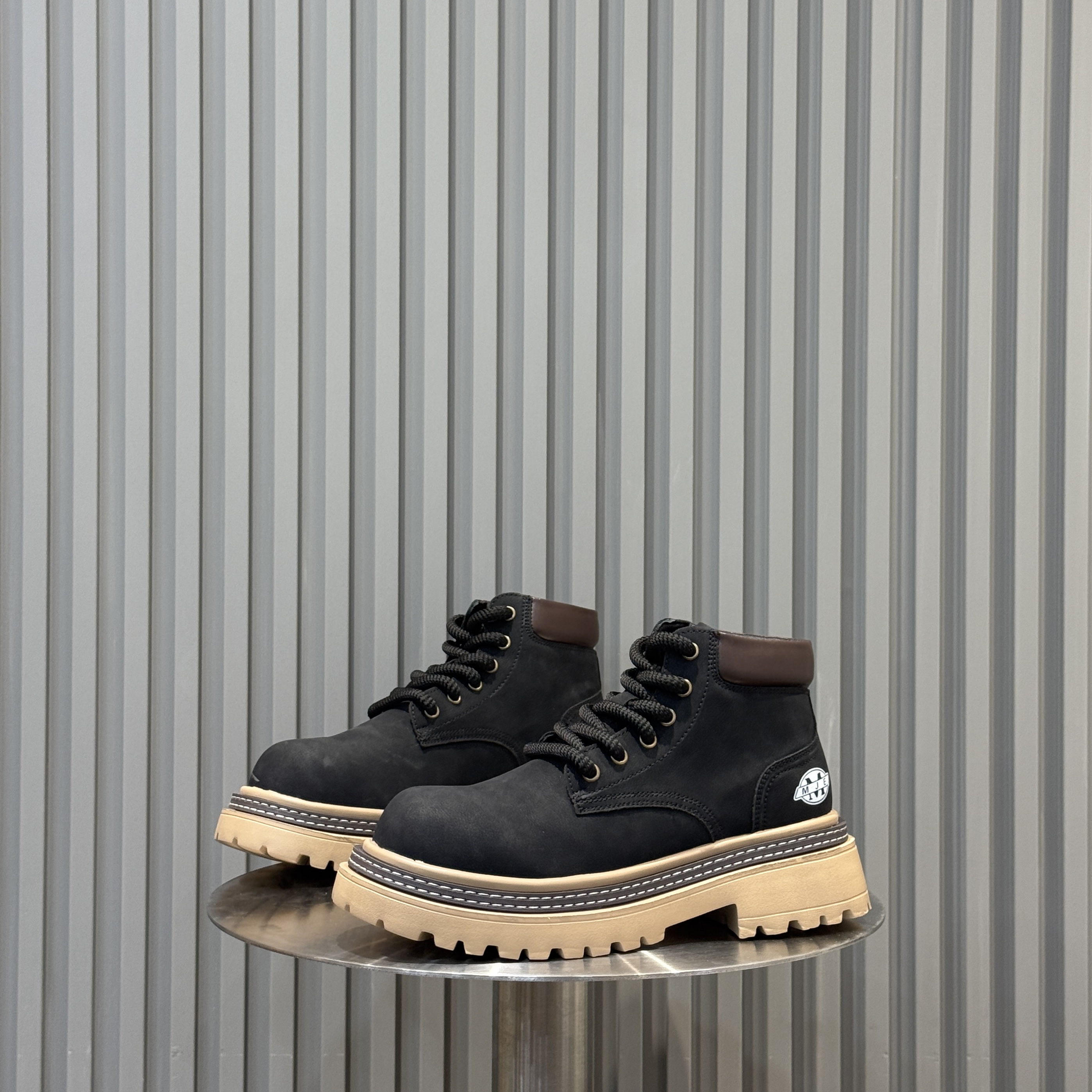 马丁靴男2025年冬季新款防滑厚底真皮百搭工装复古短筒加绒大黄靴 - 图0