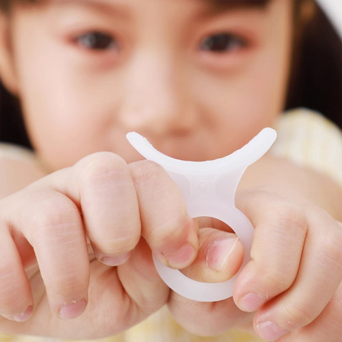 日本防止小孩咬下嘴唇神器儿童嘴凸口呼吸矫正戒咬嘴唇前庭盾矫正 - 图0