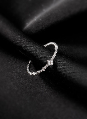 小清新四叶花精致戒指女生简约时尚个性化小众设计送闺蜜礼物新款