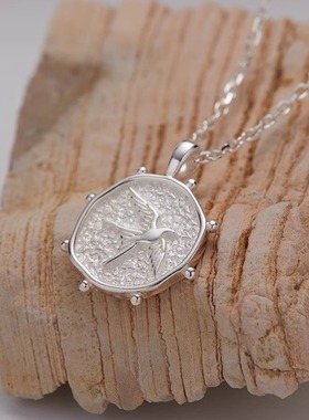 S925纯银燕子浮雕罗盘项链女生个性气质设计素银圆牌吊坠锁骨链女