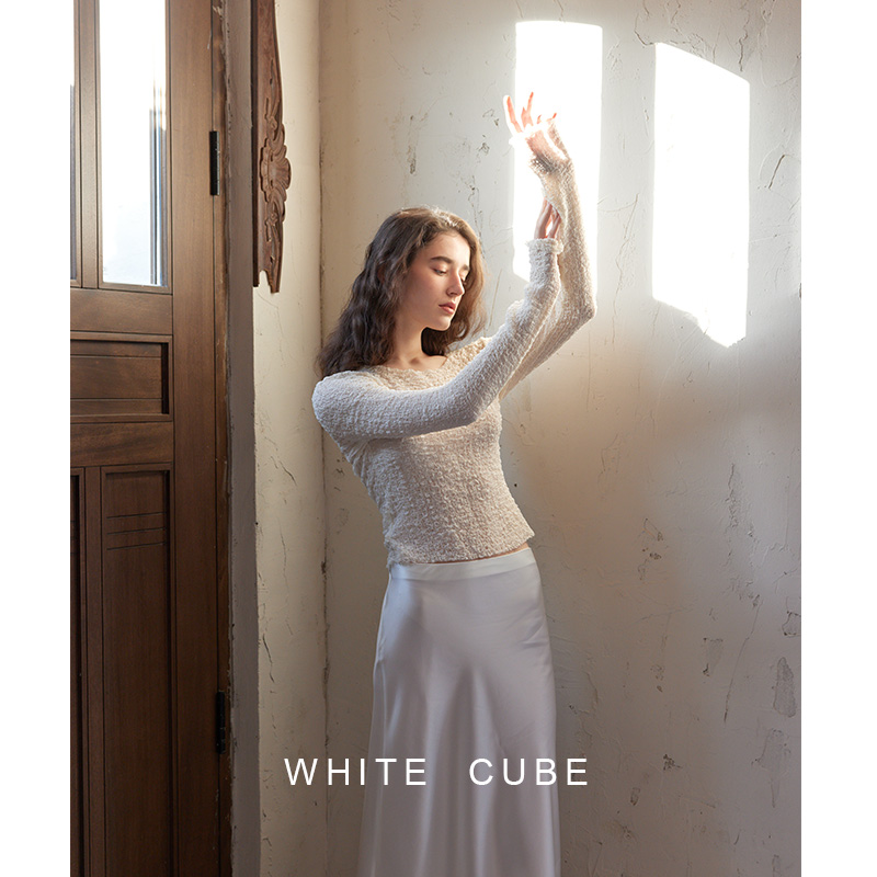 whitecube肌理感真丝艺术立体褶皱圆领一字领针织打底衫女上衣春 - 图1