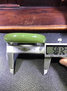 析木绿河磨玉手镯58口径81克细腻结构均匀以前都是十万八万的级别