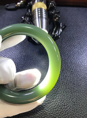 和田玉碧玉57.7圆条手镯玉镯镯子重77克玉净如水没有结构女士专属