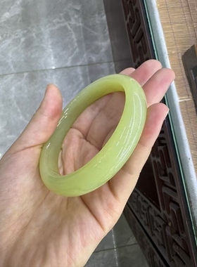 黄白老玉手镯62口径自家工厂制作定制一手货源收藏级苹果手机拍摄