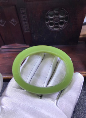 和田玉析木黄绿河磨玉1718明星料57.8口径贵妃手镯重47.7克无结构