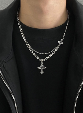 潮酷冷淡风黑色十字吊坠拼接花纹钛钢项链小众高级感百搭锁骨链