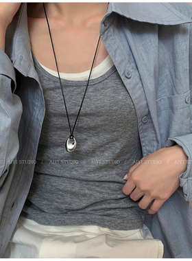 娜扎同款银色豆豆黑皮绳项链女小众简约高级感镂空水滴毛衣链配饰