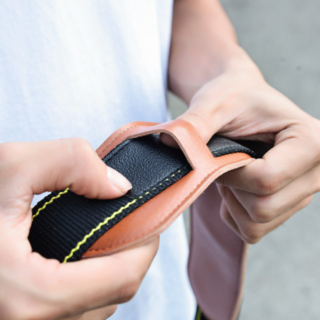 Widen and thicker straps to reduce pressure and cross-body shoulder straps with spacers
