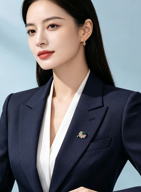绿色幸运四花瓣胸针女