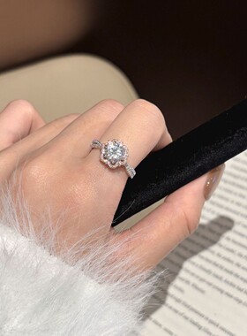 S925纯银戒指女士公主风花朵扭臂莫桑钻1克拉钻戒求婚订婚结婚戒