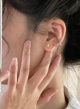 立体时尚游鱼小鱼耳钉女小众设计感养耳洞耳饰日常新款耳环女