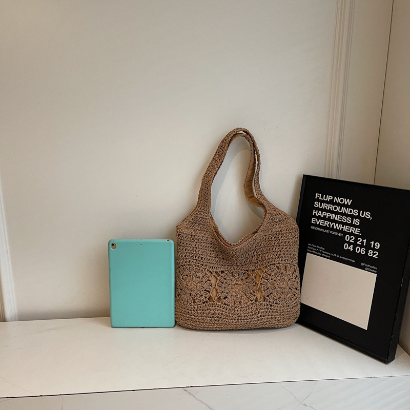Spring Straw Beach Large Capacity Versatile Underarm Bag