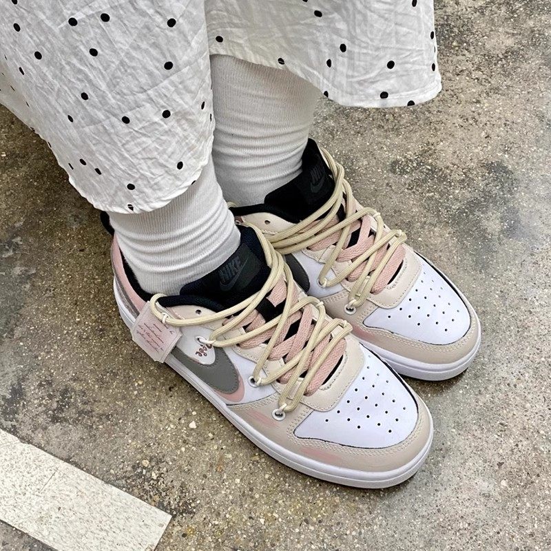定制球鞋Nike Court Borough 誓言玫瑰 个性手绘低帮板鞋女款灰粉,淘宝优惠券,粉丝福利购,淘宝优惠卷