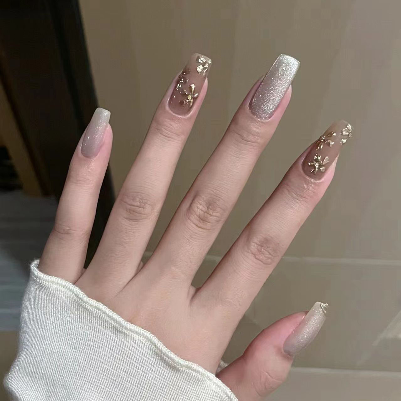 穿戴甲高级感新年战甲车厘子红小香风贵气手工定制美甲贴片可拆卸,淘宝优惠券,粉丝福利购,淘宝优惠卷