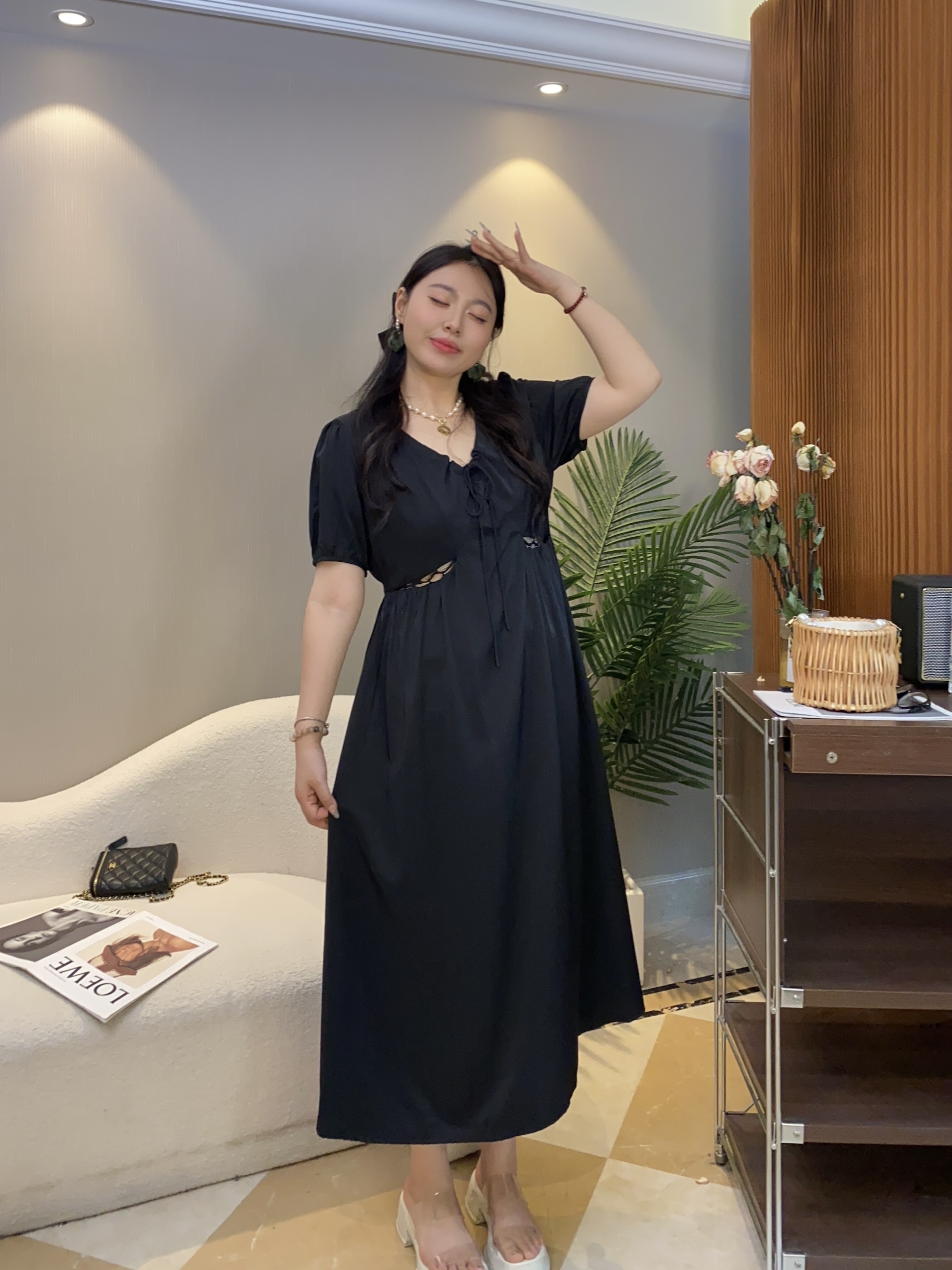 肉卷家微胖大码女装宽松遮肉冰面垂感显白度假风镂空长款连衣裙 - 图2