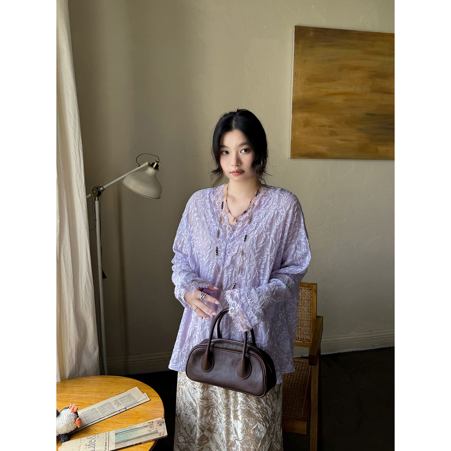 轻奢仙气软蕾丝花卉肌理拼接花边V领气质上衣送吊带 安妮森林