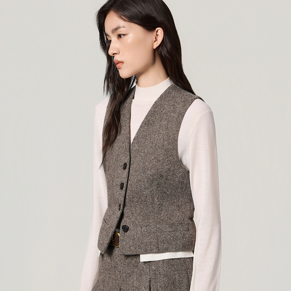 【热销补货】欧时力 羊毛双色呢V领马甲外套女背心后腰带2026春新,淘宝优惠券,粉丝福利购,淘宝优惠卷