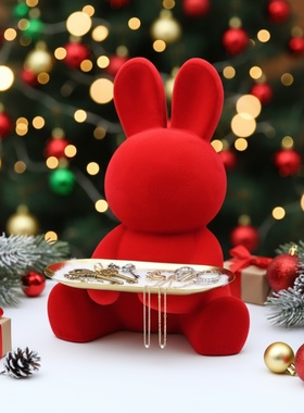 红色兔子造型装饰摆件