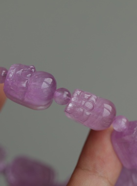 天然紫锂辉精雕貔貅手链冰透而又超美的猫眼效应满满的高级感很美