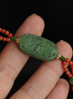 超美的一款锁骨链绳子可以调节长短天然碧玉香囊搭配天然南红配珠