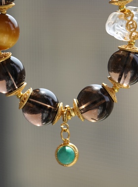 天然茶水晶手链配松石吊坠纯银鎏金钱币镶嵌白水晶如意配饰金虎眼