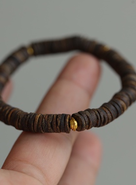 真正的沉香懂货的收天然沉香手链配鎏金隔片简约而又精致上手超美