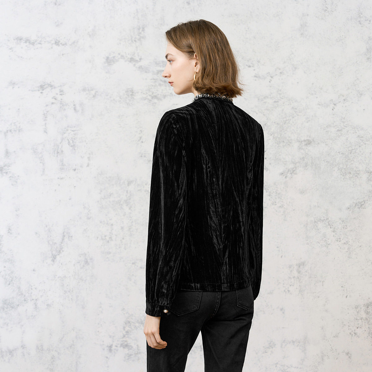 颜域丝绒黑色女士衬衫2025新款冬季上衣法式复古衬衣收腰显瘦小衫,淘宝优惠券,粉丝福利购,淘宝优惠卷