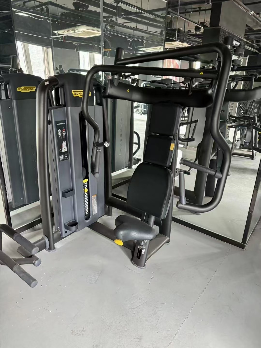 原装进口意大利泰诺健Technogym健身房家用单人推胸全国免费安装,淘宝优惠券,粉丝福利购,淘宝优惠卷