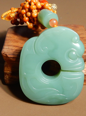 方言和田玉精品珍藏级俄罗斯老坑细腻油润粉青碧玉仿古瑞兽吊坠X6