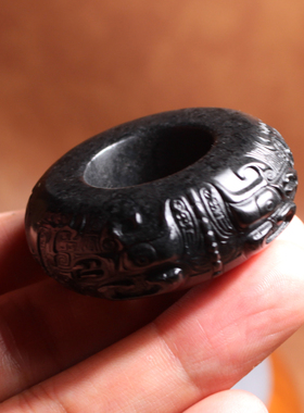 白玉底墨玉籽料锦灰堆戒指扳指