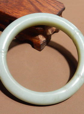 方言女和田玉蓝色调手镯