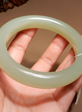 方言和田玉青海冰底淡晴水色手镯