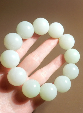 俄罗斯白玉老料带翠20mm圆珠手串