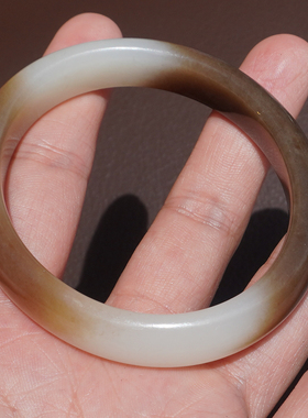 和田玉俄料油润细腻糖白分明手镯