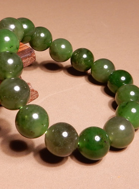 俄罗斯油润细腻碧玉12mm圆珠手串