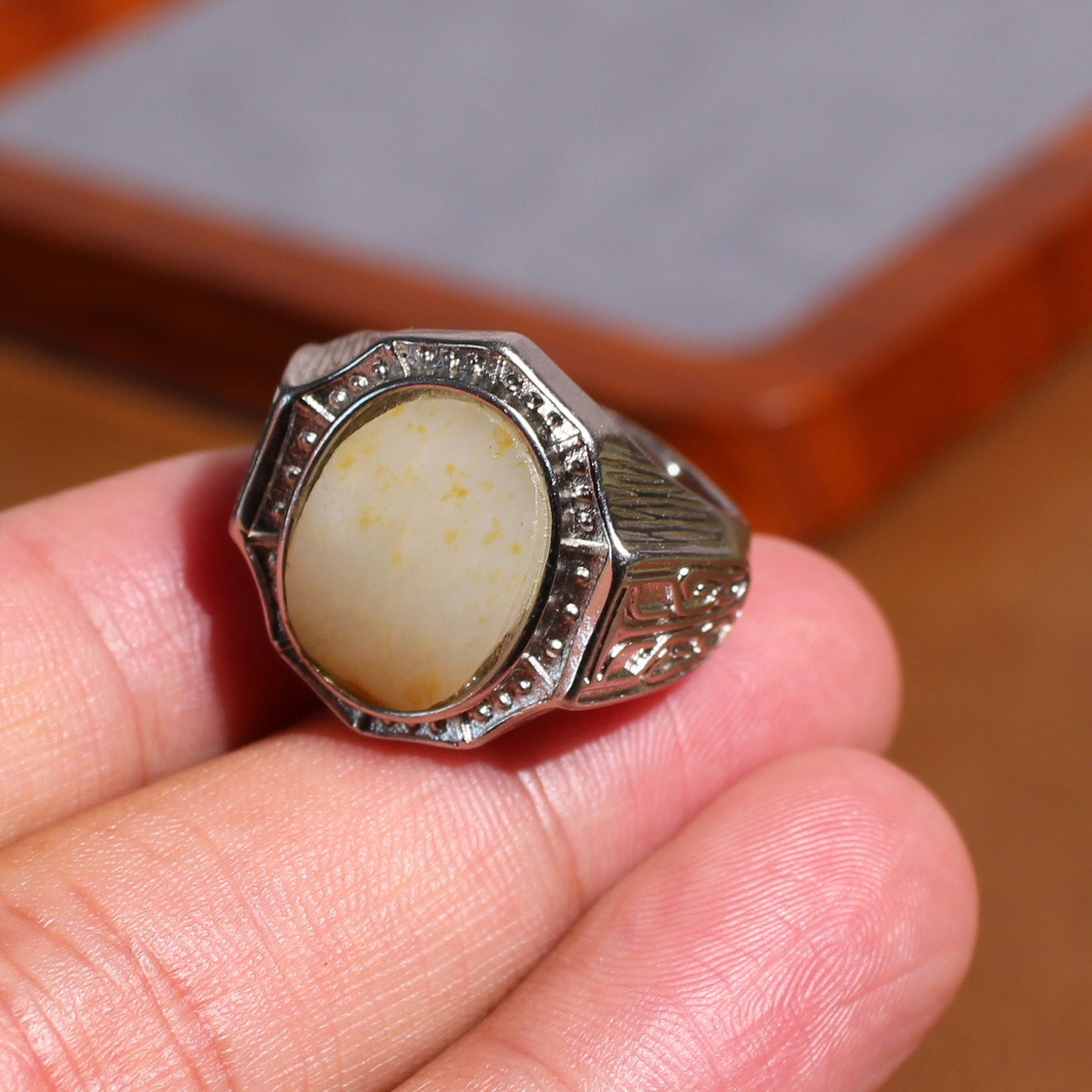 Jade Jubilee Jewelry Hetian Jade Sprinkled Gold Skin White Jade Ring Ring
