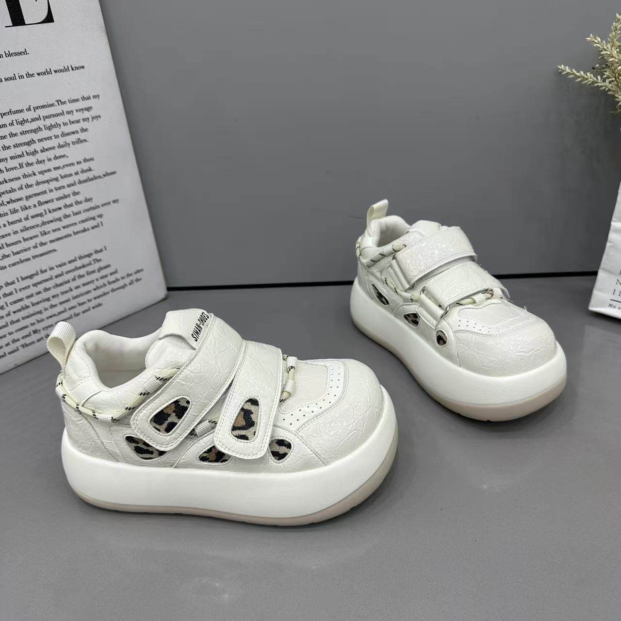 2026春季新款时尚豹纹百搭魔术贴舒适休休闲鞋女欧货复古面包板鞋,淘宝优惠券,粉丝福利购,淘宝优惠卷