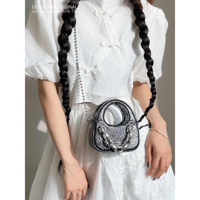 Niche design high-end mini chain hand-held crossbody