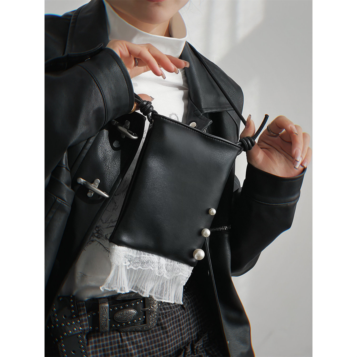 uustudio原创设计韩系ins风珍珠蕾丝拼接小方包女单肩时尚手机包,淘宝优惠券,粉丝福利购,淘宝优惠卷