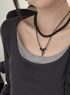 黑色串珠蝴蝶结皮绳项链