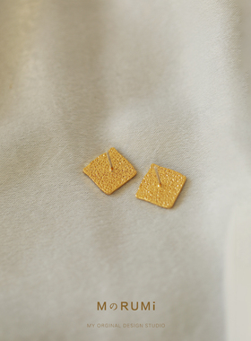 气质小香风捶打面设计耳钉