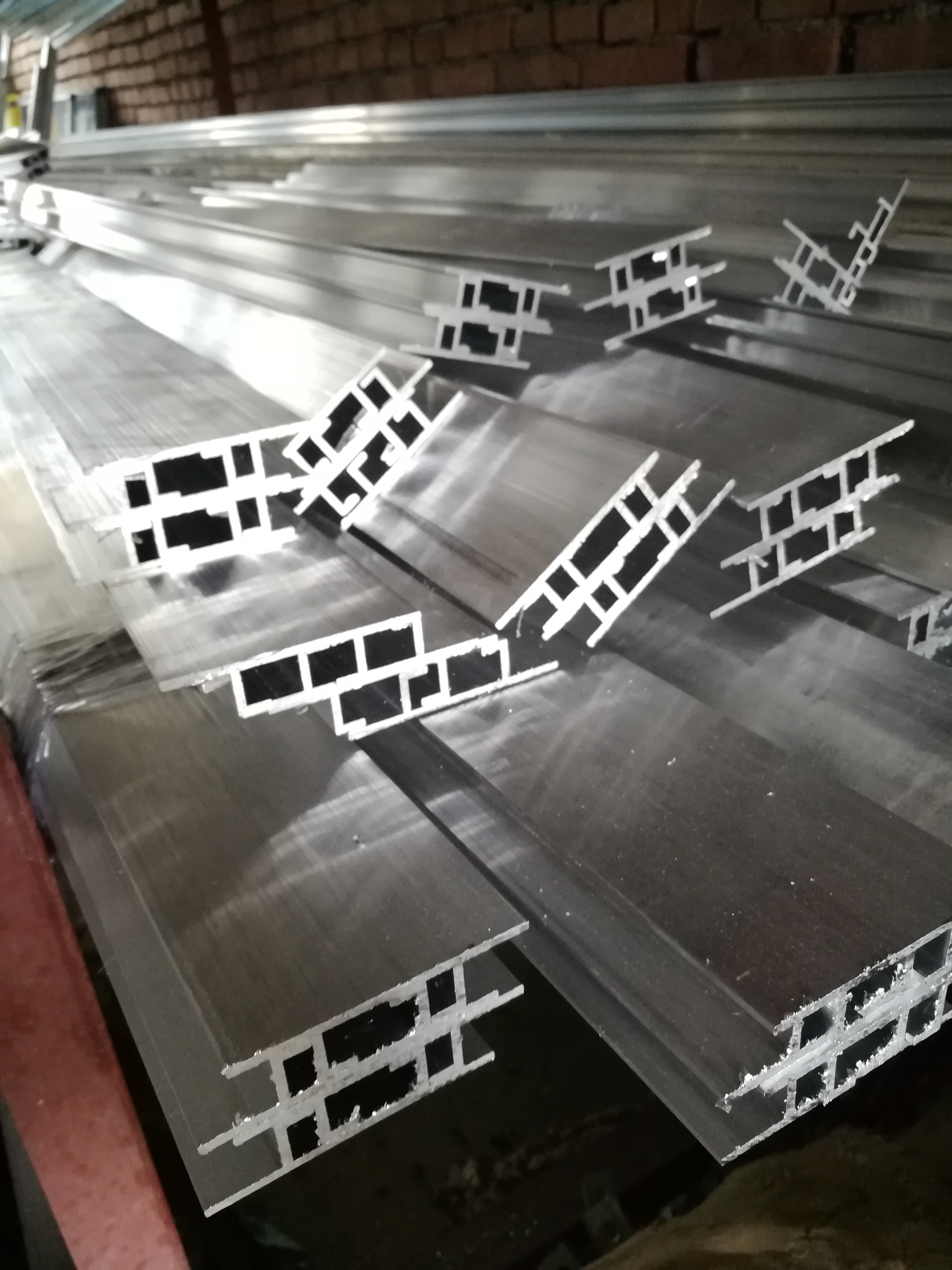 交通标志牌U型抱箍扣配件铝槽整捆批发铝型材背槽标识牌卡槽 - 图2