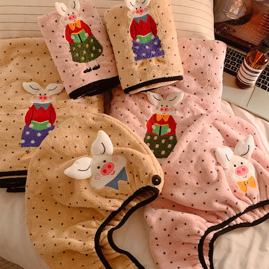 Cute Piggy Thickened Bath Towel for Women Absorbent and Quick-Drying