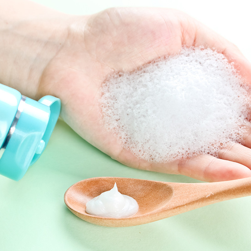  珀莱雅夺慕洁面