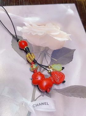 新年红小马编织绳手机挂件