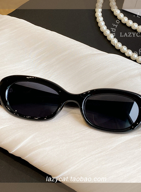 科技未来感银色凹造型街拍墨镜